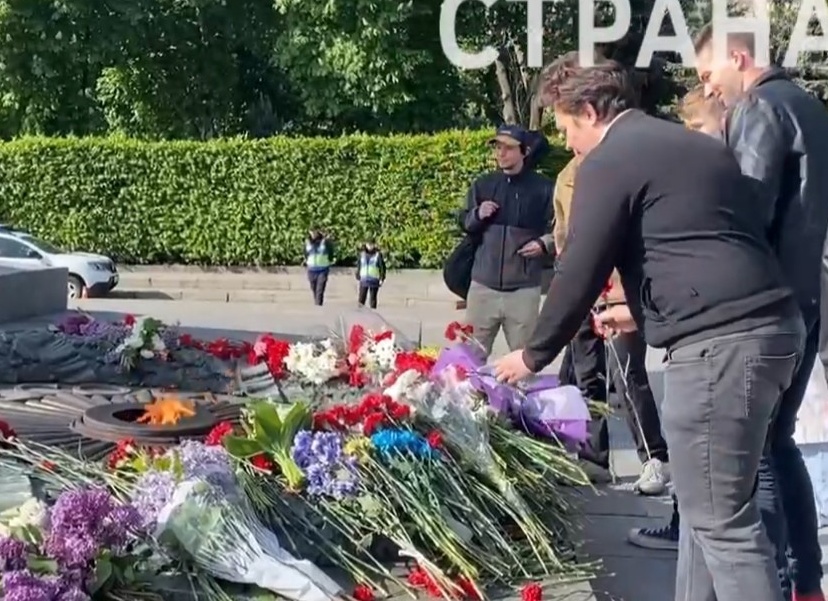 «СТРАНА.ua»: жители Харькова говорили, что «Азов» захватил ТЦ в городе